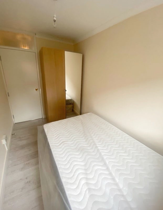 Bright Double Rooms - Bow