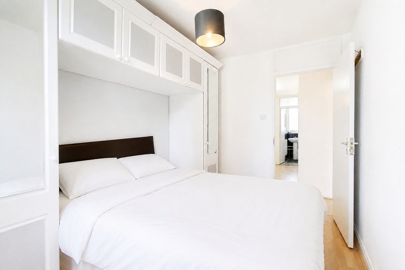 Bright Double Room 10 Min to Whitechapel