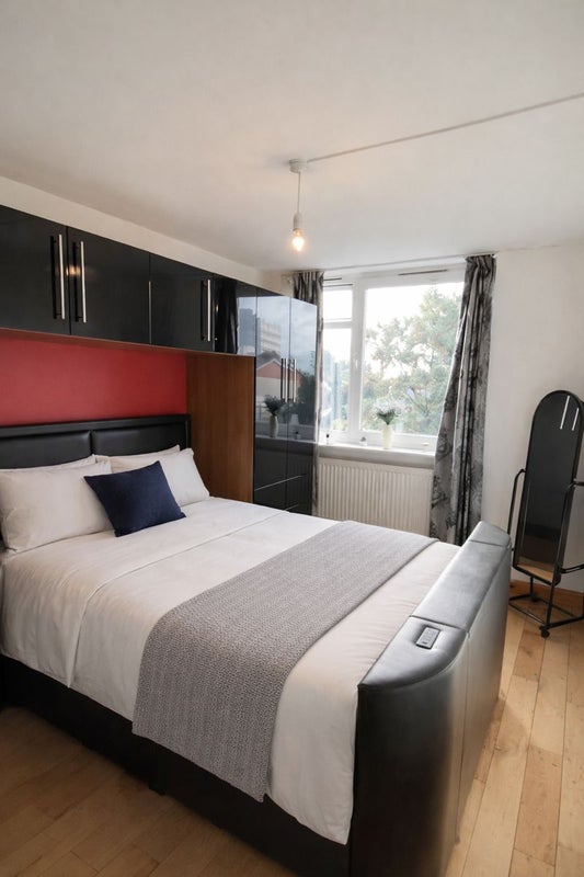 Double room close to Victoria Park