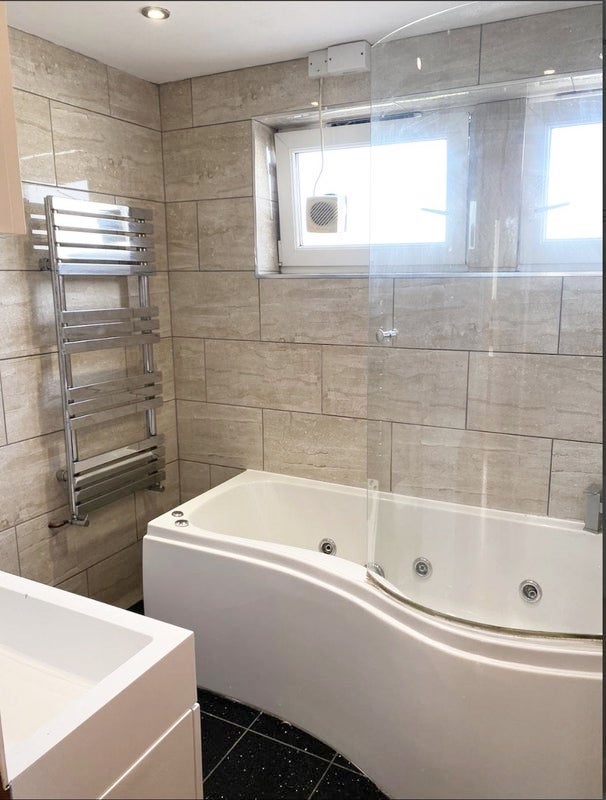 Double room close to Victoria Park