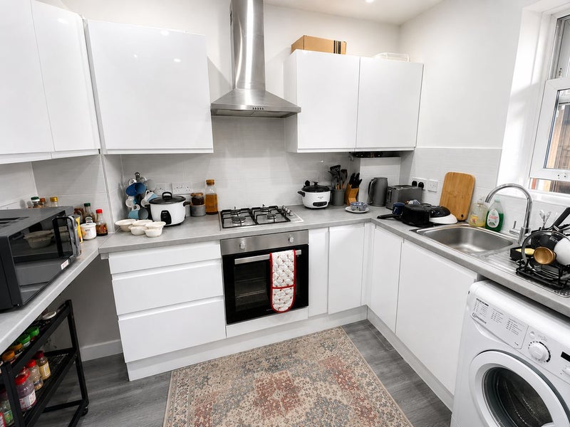 Furnished Double Room in Aldgate