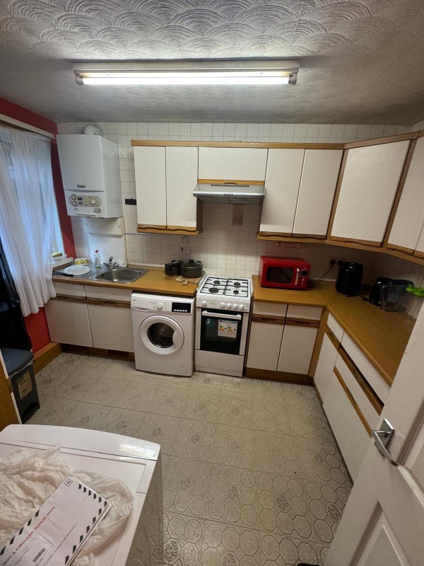 Spacious Double room near Canning Town 