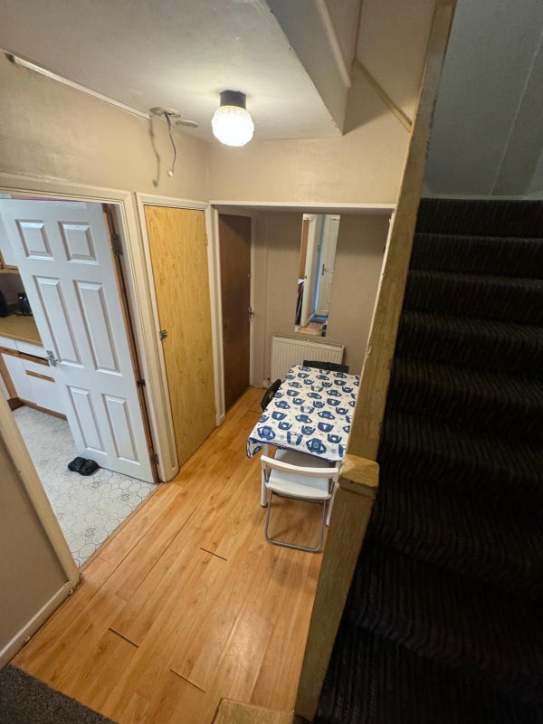 Spacious Double room near Canning Town 