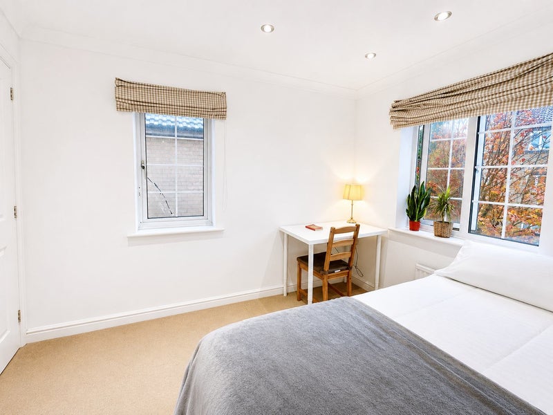 Bright Room Next to the River / Canada Water