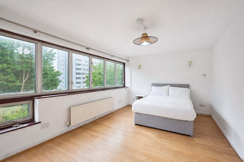 Bright Rooms near Mile End / Zone 2