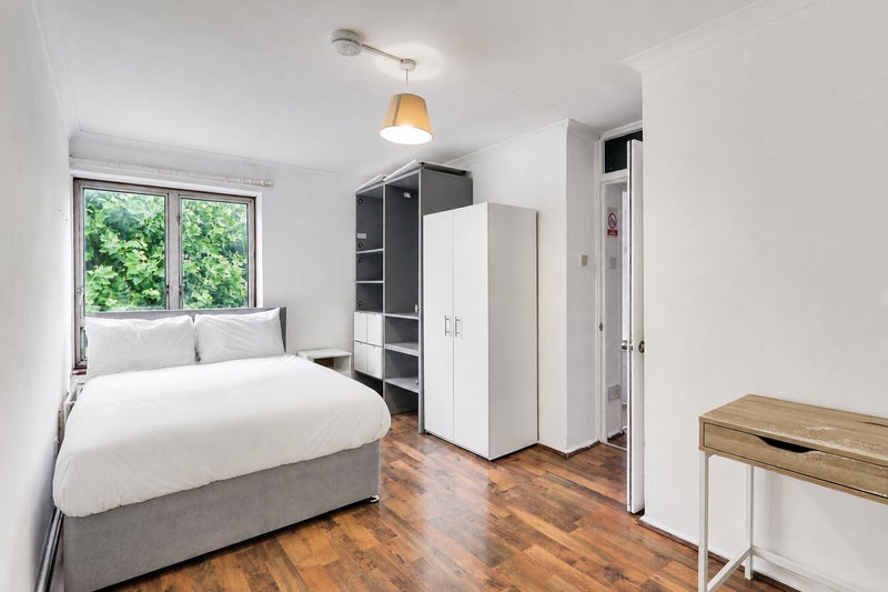 Bright Rooms near Mile End / Zone 2