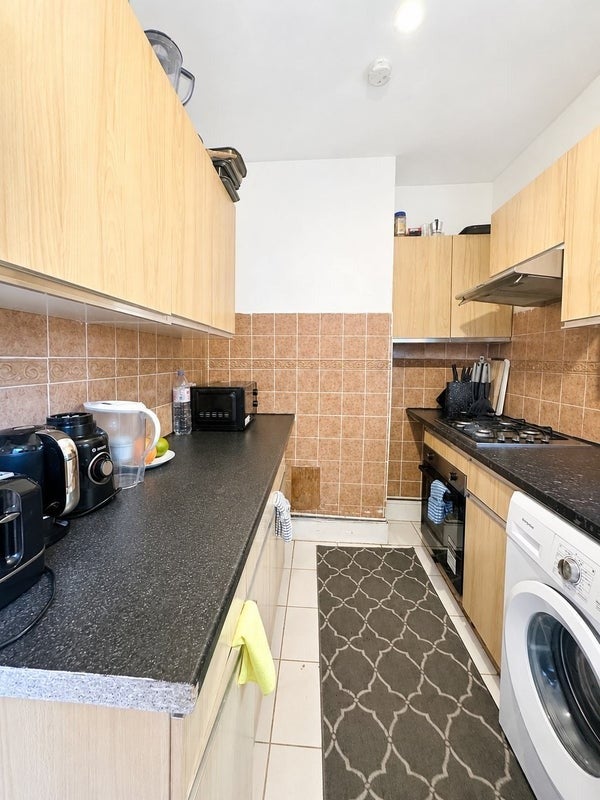 Bright Victorian Loft | Surrey Quays (SE8)