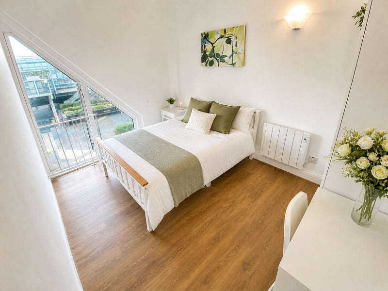 Bright Double Room in Modern Flat - Canary
