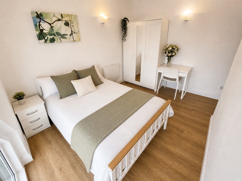 Bright Double Room in Modern Flat - Canary