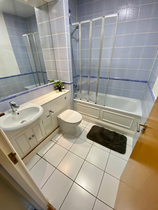 Bright Double Room in Modern Flat - Canary