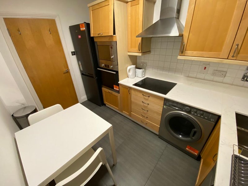 Bright Double Room in Modern Flat - Canary
