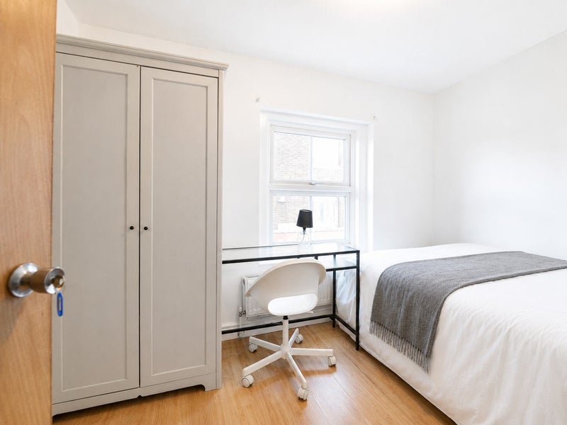 Cozy Room 3 Min to Elizabeth Line / Near Central
