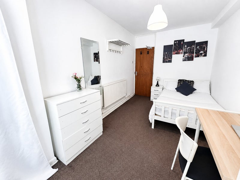 Spacious Master Room - Camden Town NW1
