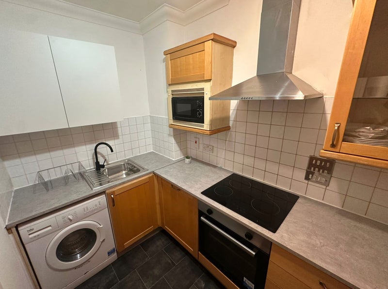 Large En-Suite Double with Desk - Isle of Dogs