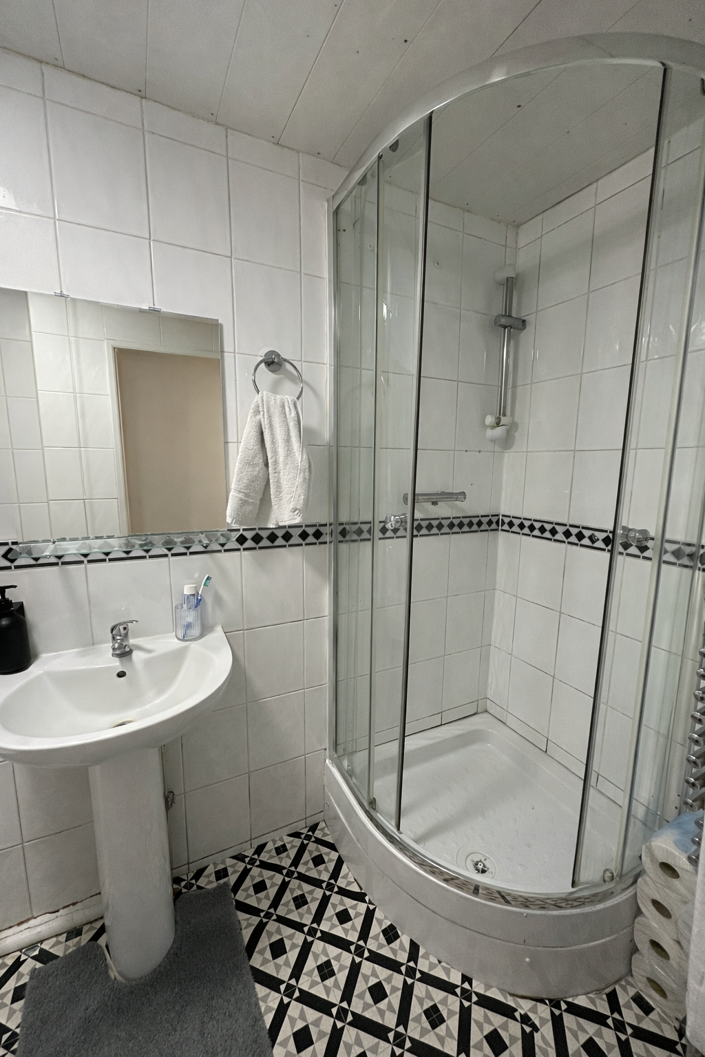 Newly Refurbished Flat in Stratford 