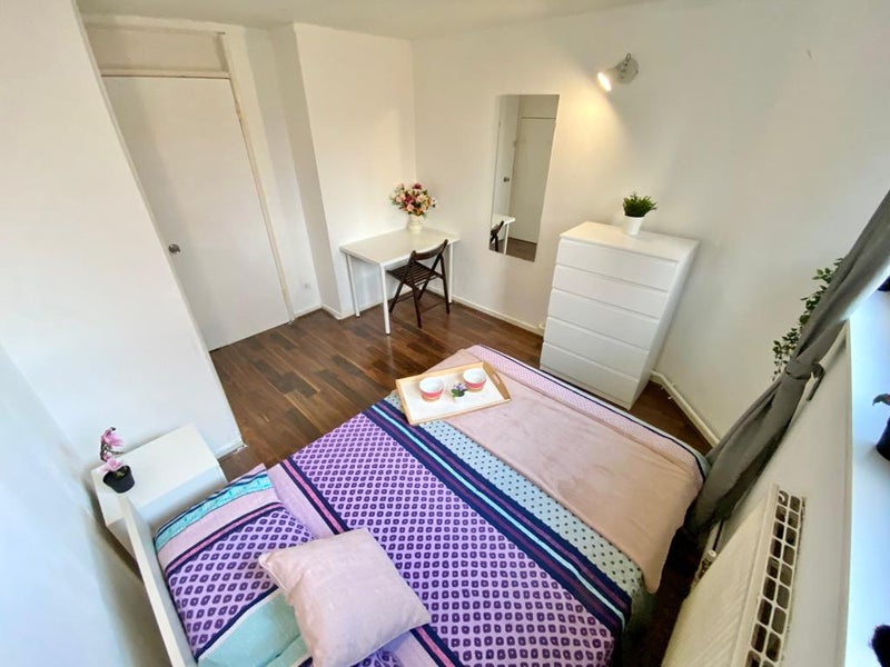 Bright Double Room with Desk - SW10
