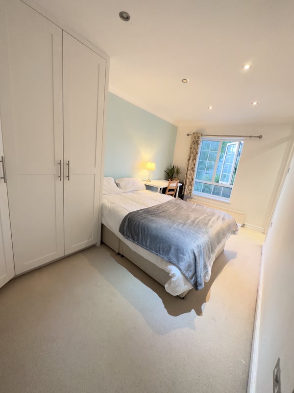 Ensuite Room Available | Canada Water