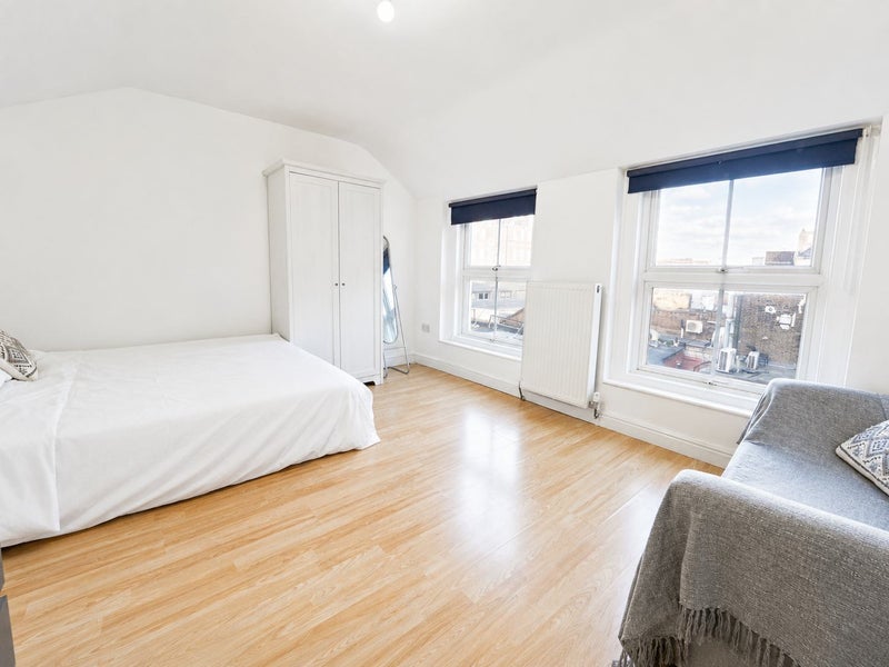 Big Master Room - 3 Min to Elizabeth Line