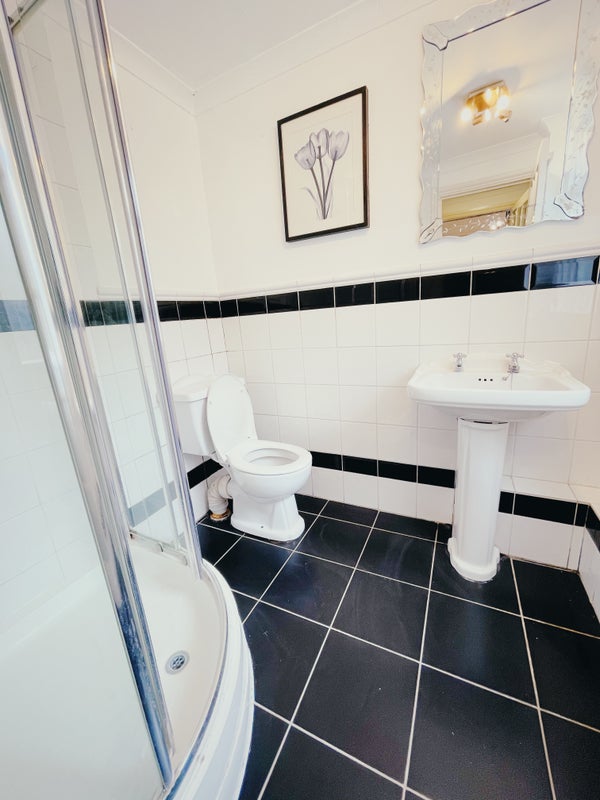 Bright Rooms in Victorian house near Canada Water