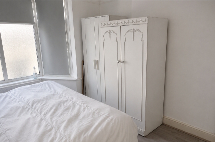 💥Modern, Clean & Comfortable Double Room | Available Now 