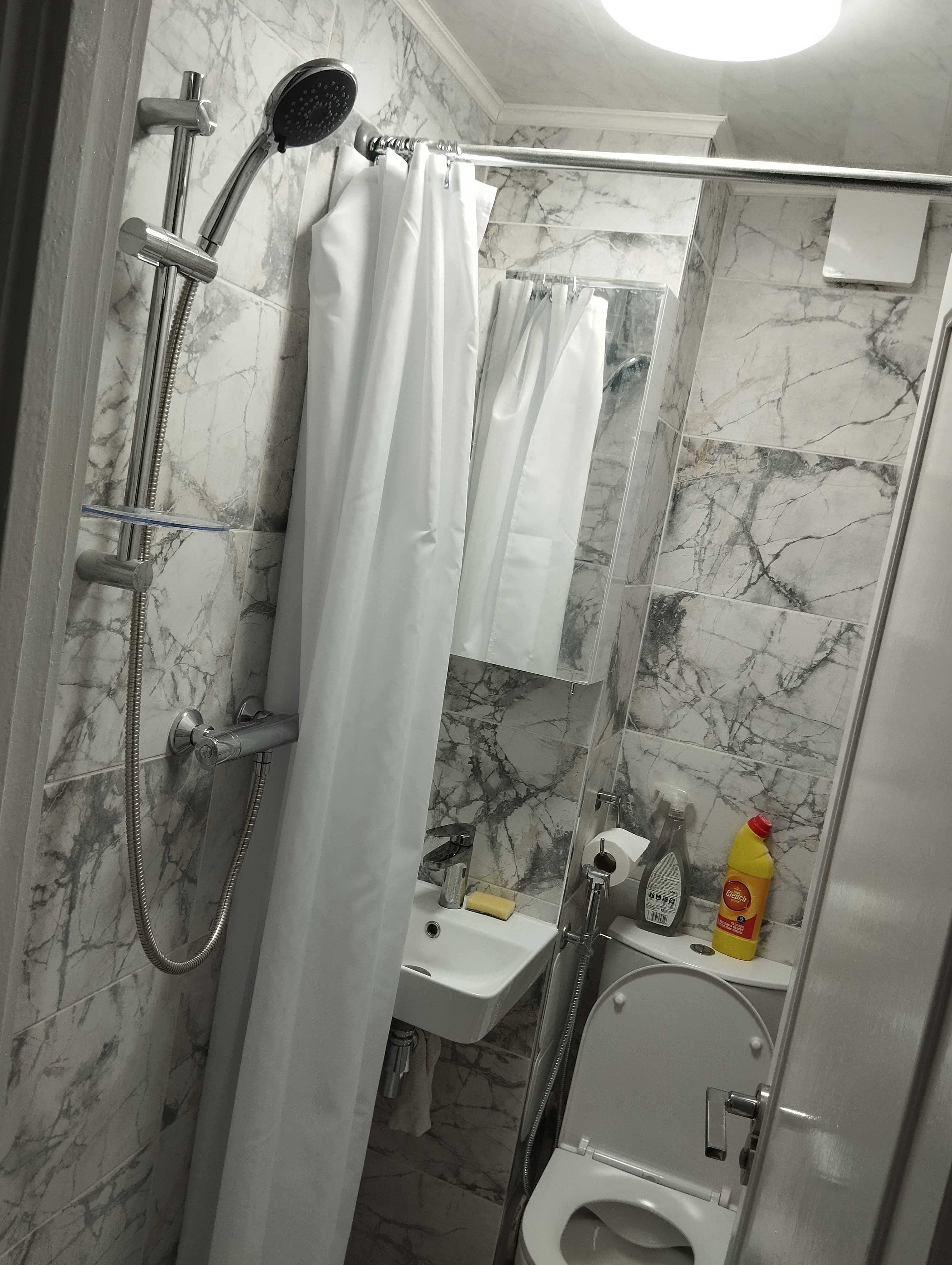 One double room with private bathroom 