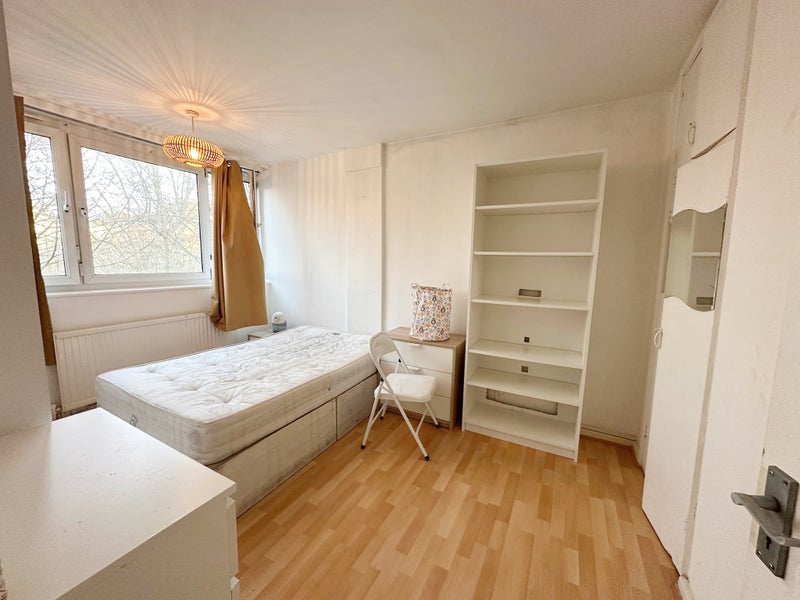 Bright Double Room in Canada Water / Surrey Quays