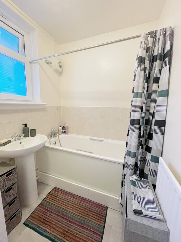 Bright Double Room in Canada Water / Surrey Quays