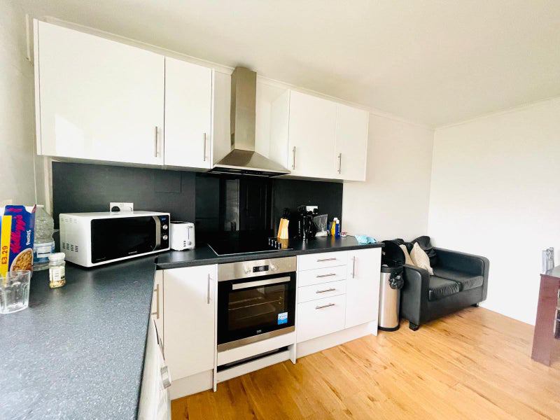 Beautiful Rooms / Aldgate East - Tower Hill