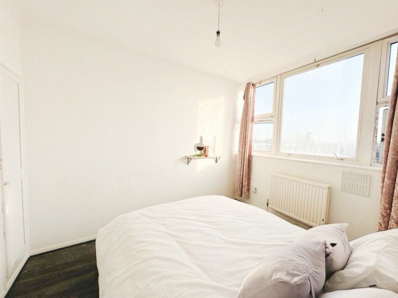 Bright Double Room near Central London