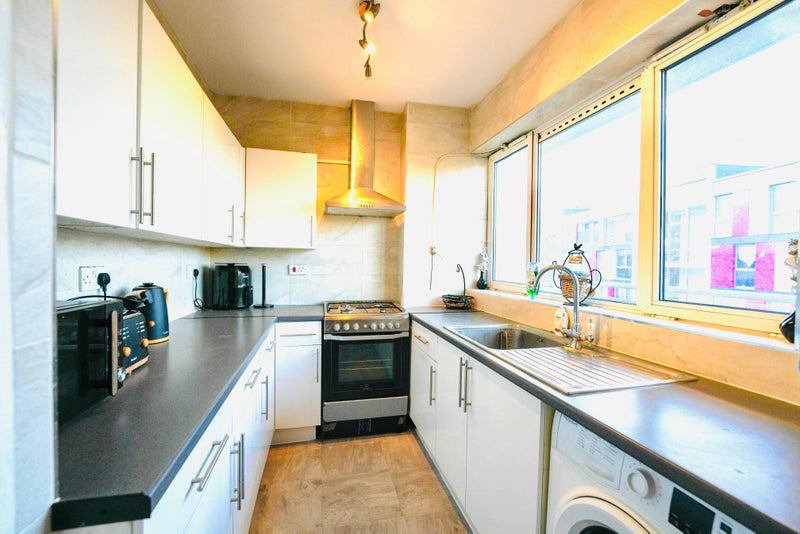 Bright Double Room near Central London