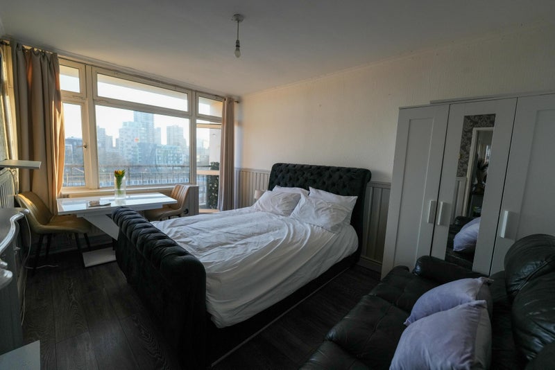 Spacious  Double ensuite Room – Central East 🗝️