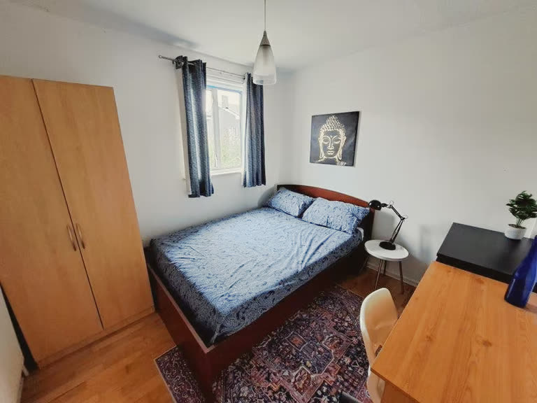 Double room near caledonian park 