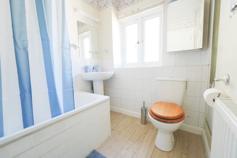 Huge Master Room in Bright House