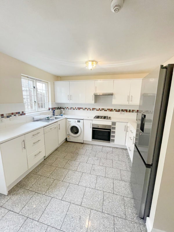 Huge Master Room in Bright House