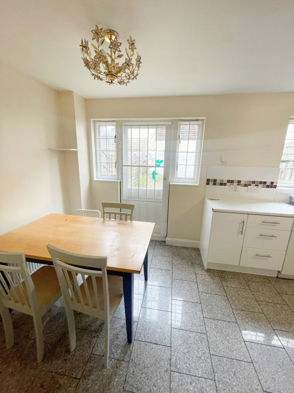 Huge Master Room in Bright House