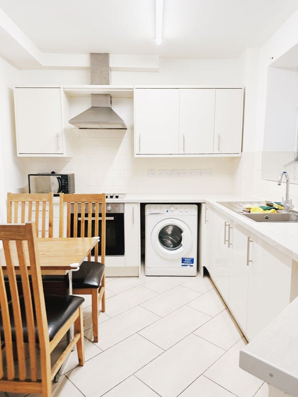 🌟 Modern Double Rooms | Zone 2