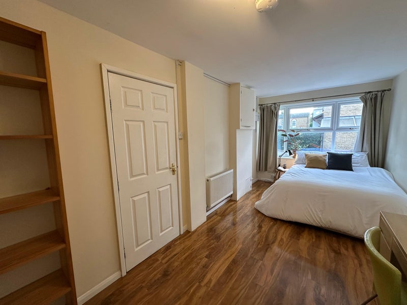 Five bright and fully furnished Double rooms 