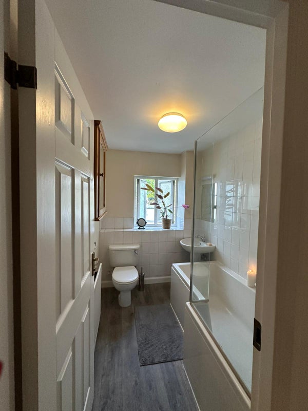 Five bright and fully furnished Double rooms 