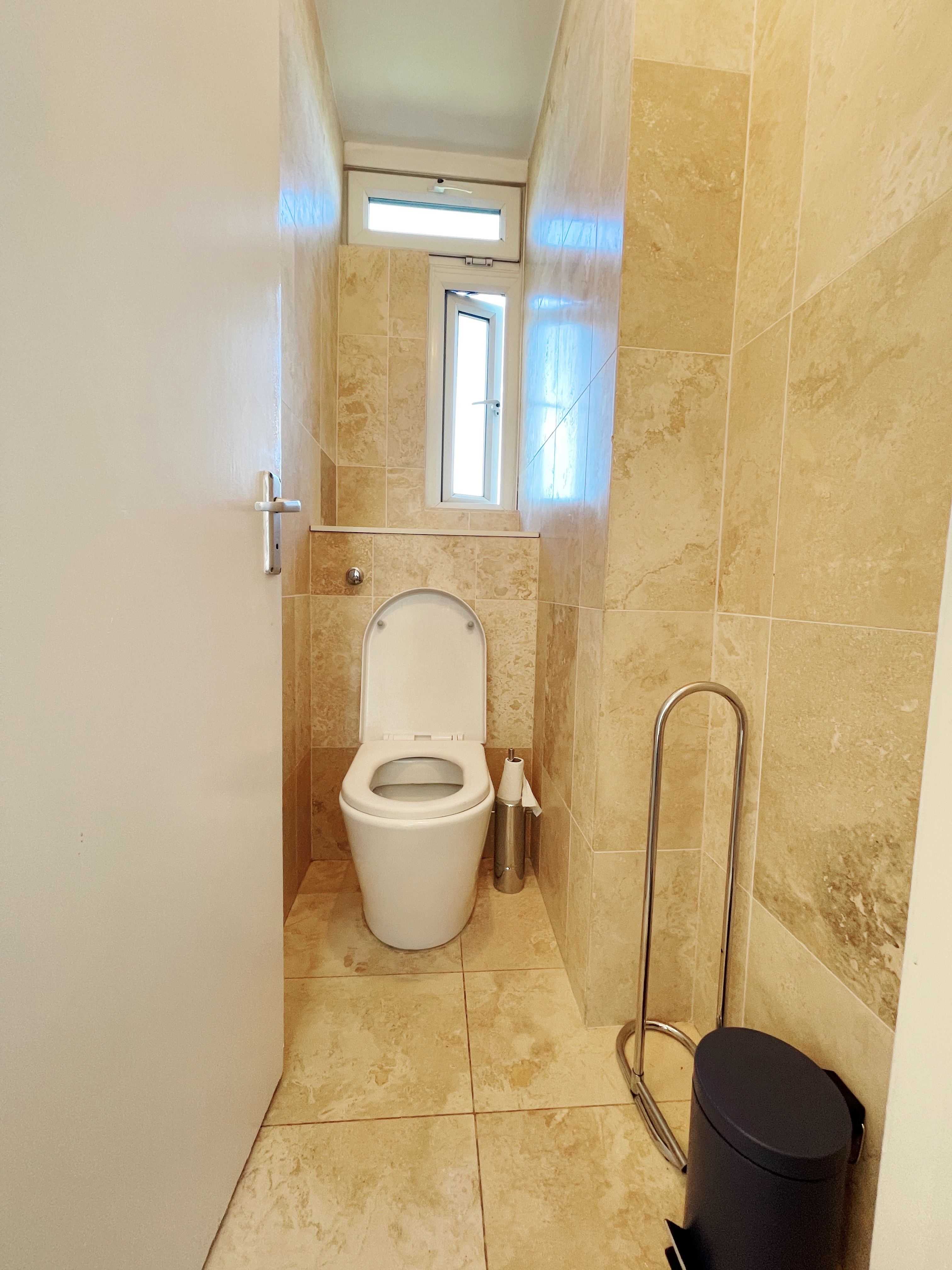 Large Double Room near Tower - Hill 