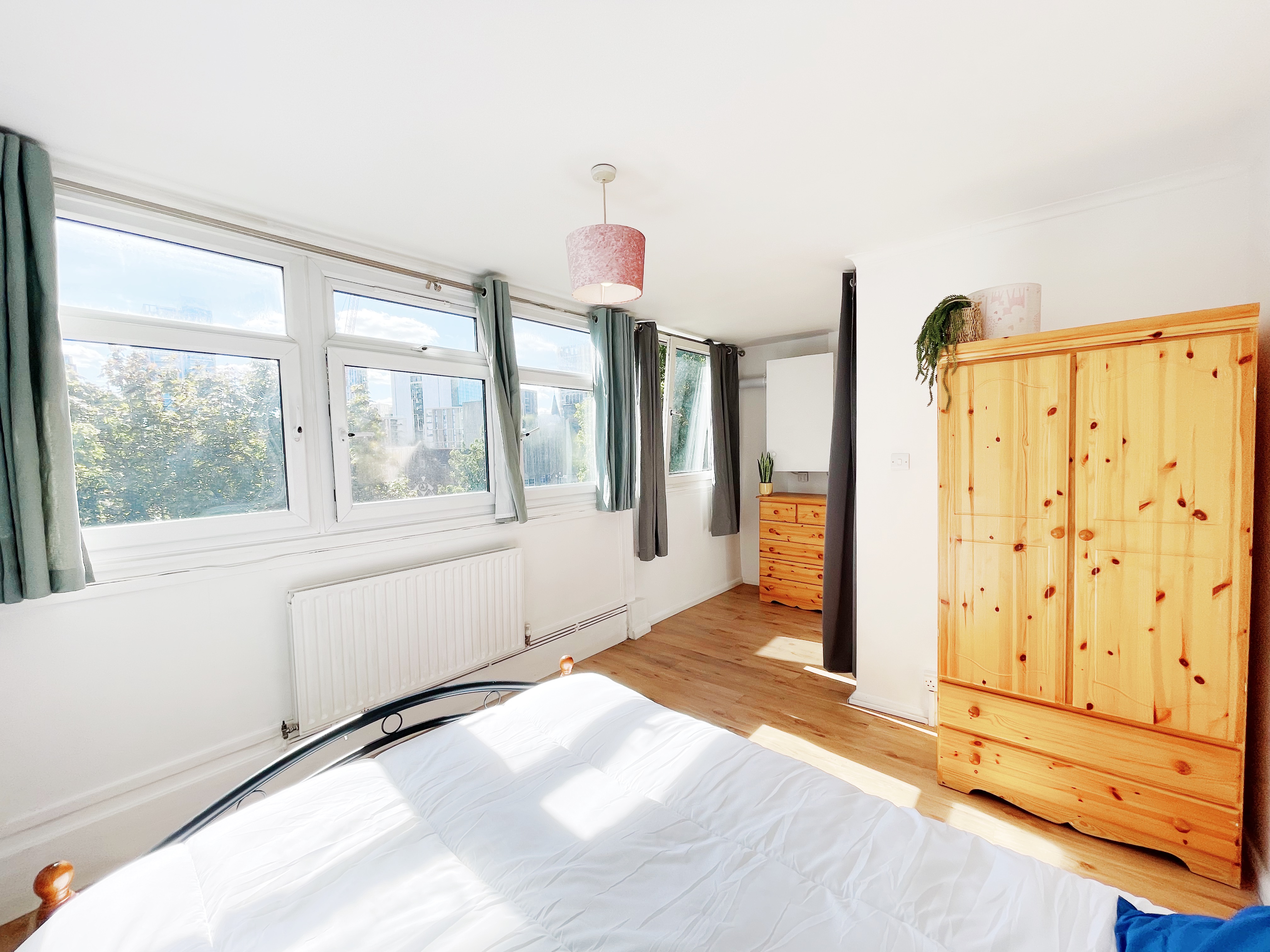 Large Double Room near Tower - Hill 