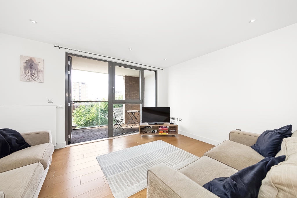 Modern Flat near Canada Water with Living Room