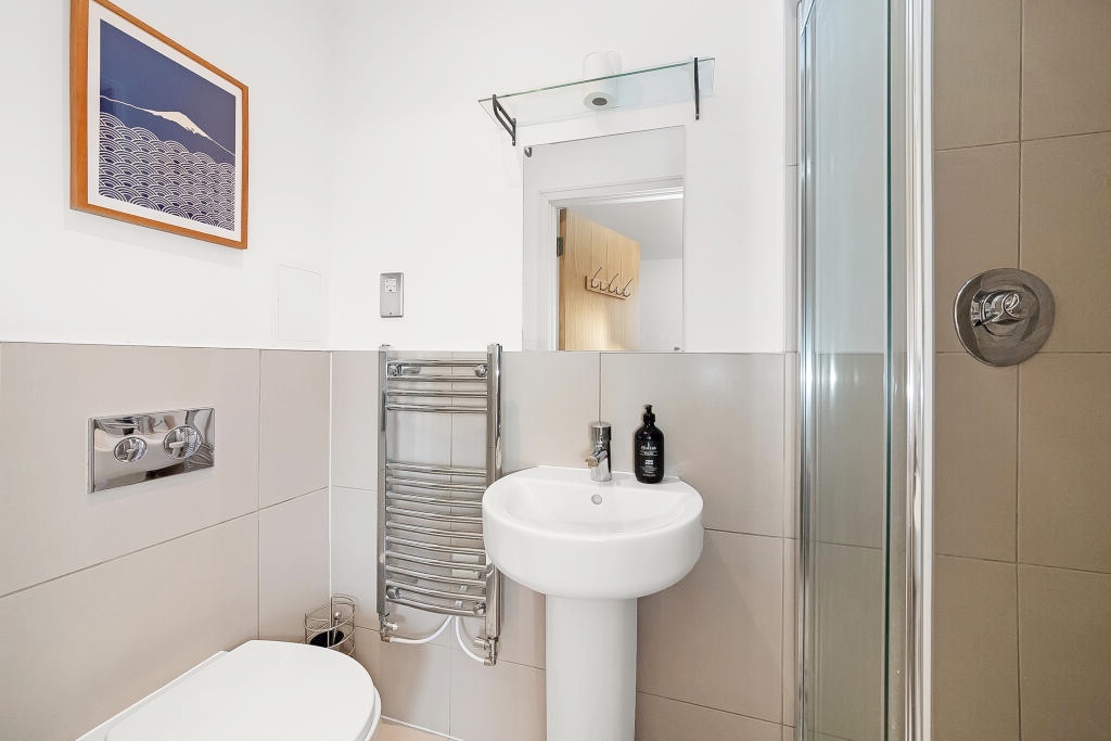 Modern Flat near Canada Water with Living Room