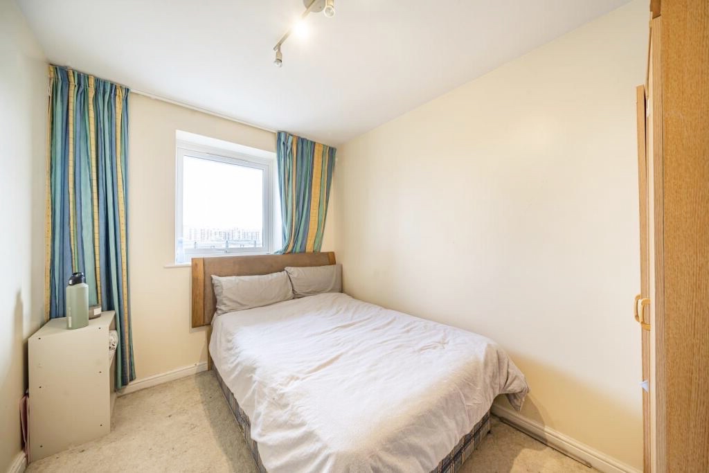 Modern Flat near Canada Water with Living Room