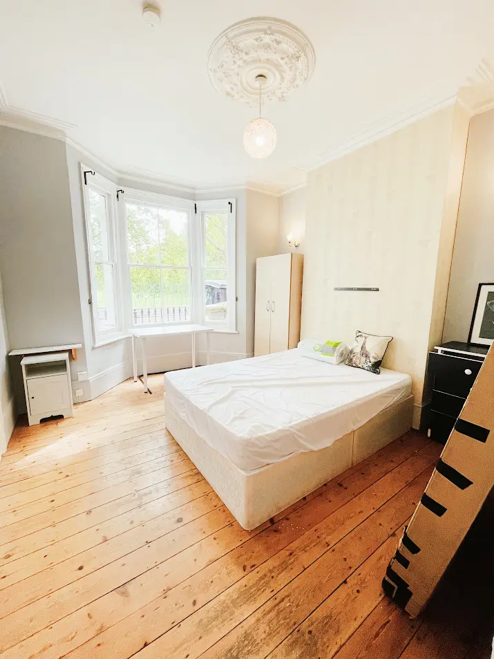 Double room in SURREY QUAYS