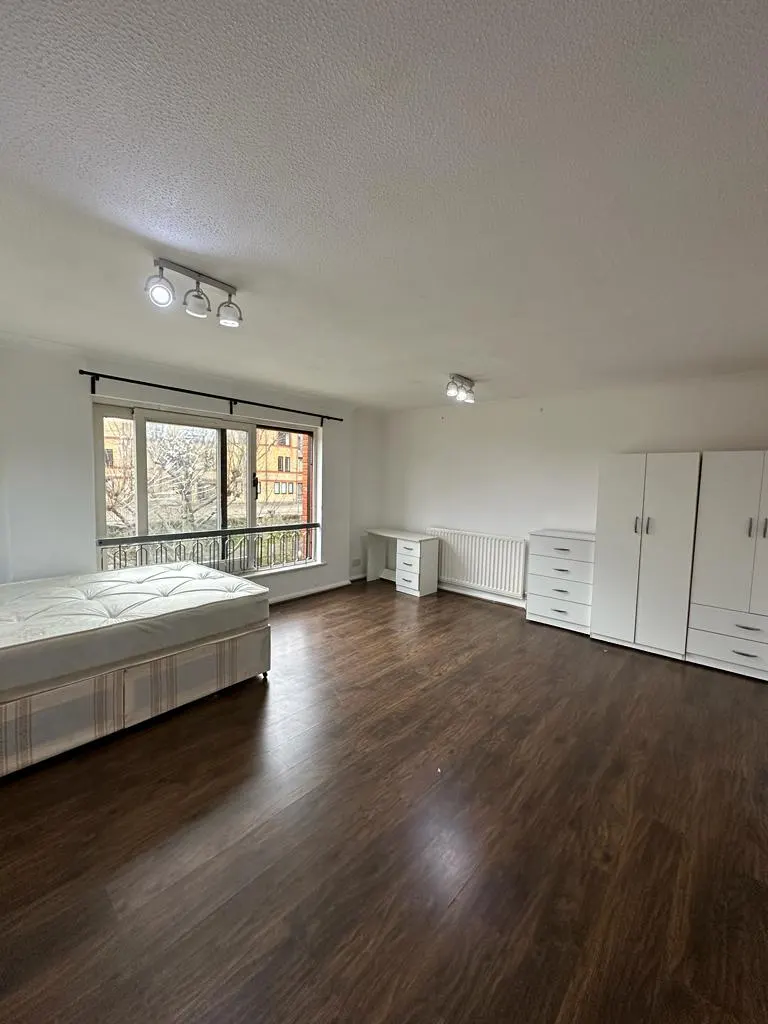 Double room near TOWER BRIDGE