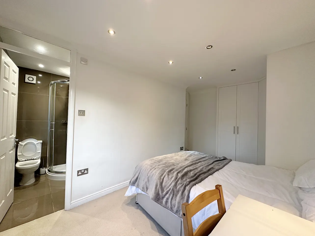 Ensuite room in CANADA WATER