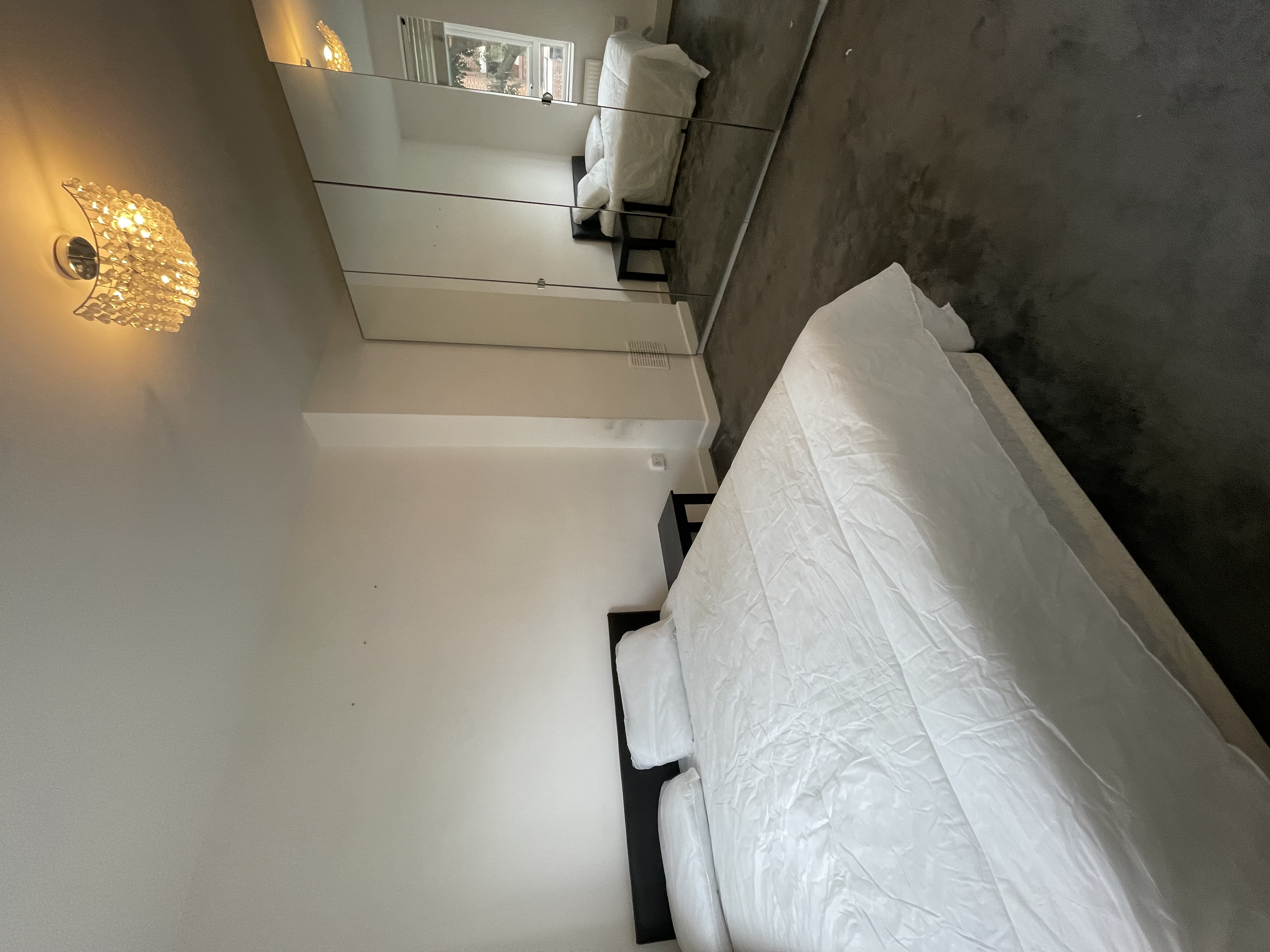 Large Room with Big Storage in Brick Lane / Shoreditch