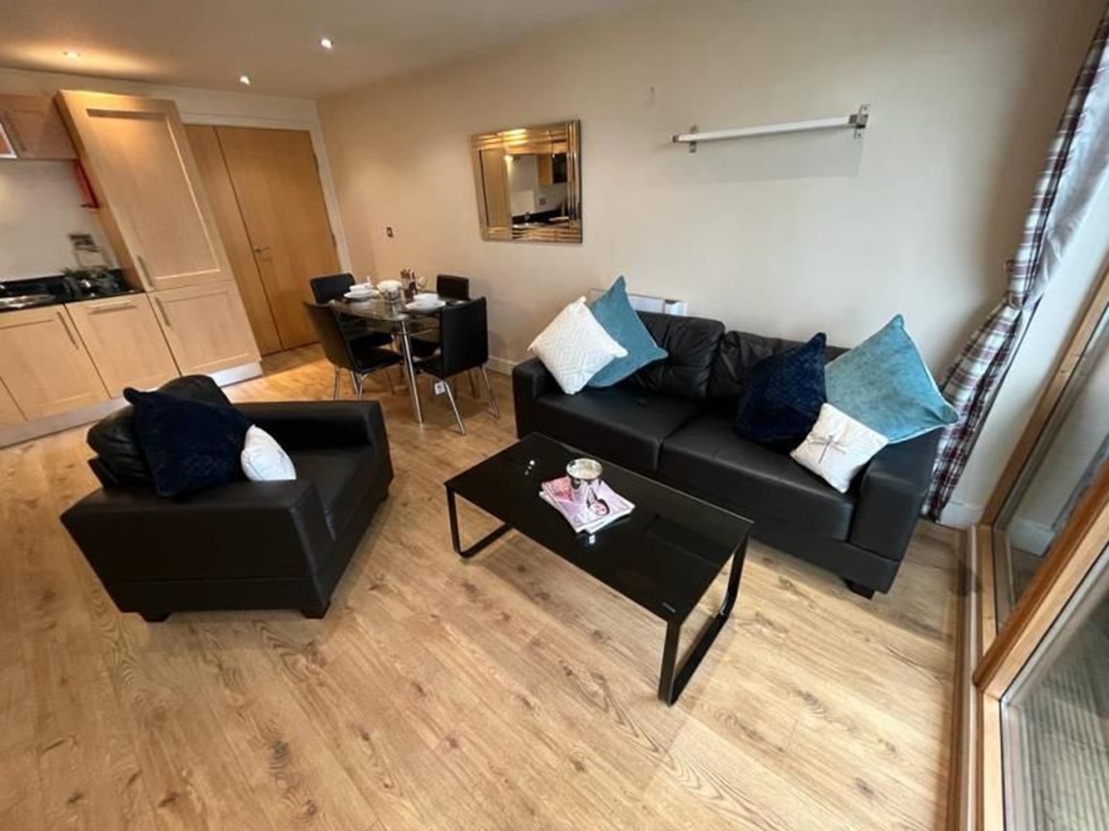 Double bedroom with a private bathroom for rent in IG11 8FN