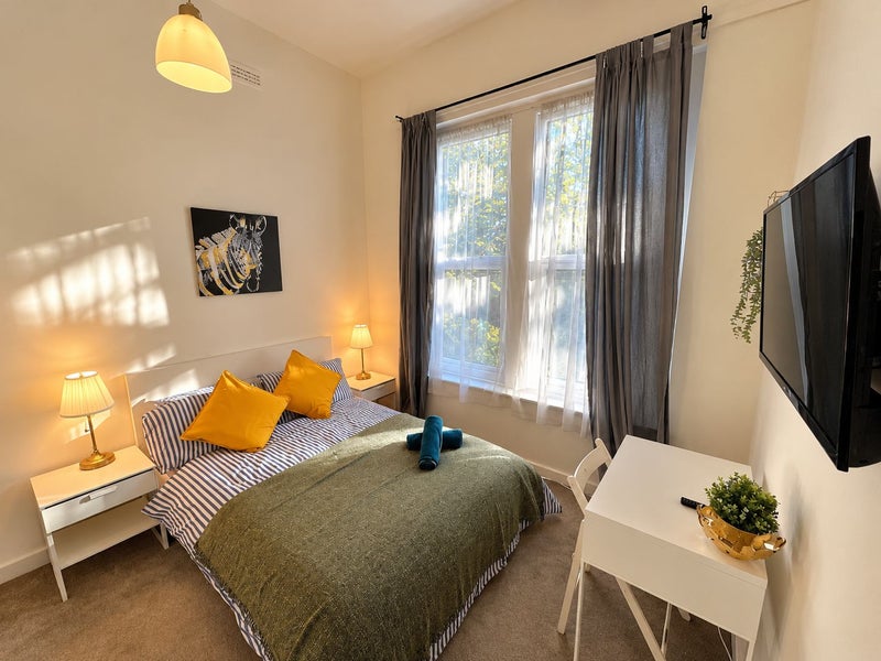 Private En-Suite Near West Hampstead | £1,200