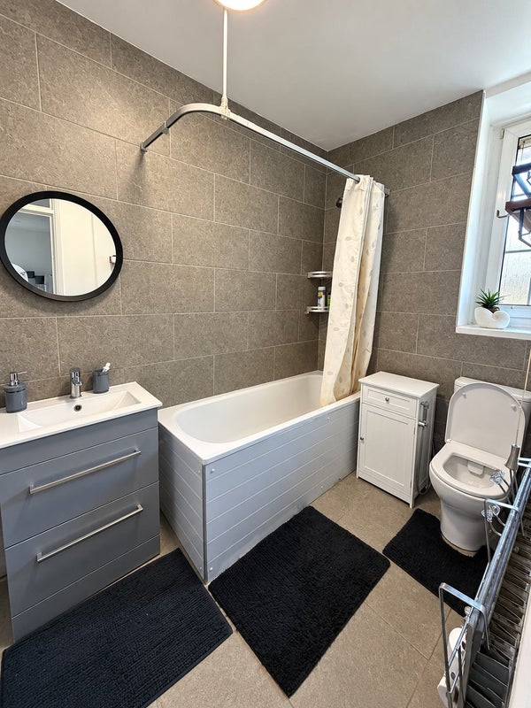 Premium Room in New Flat | Canary Wharf